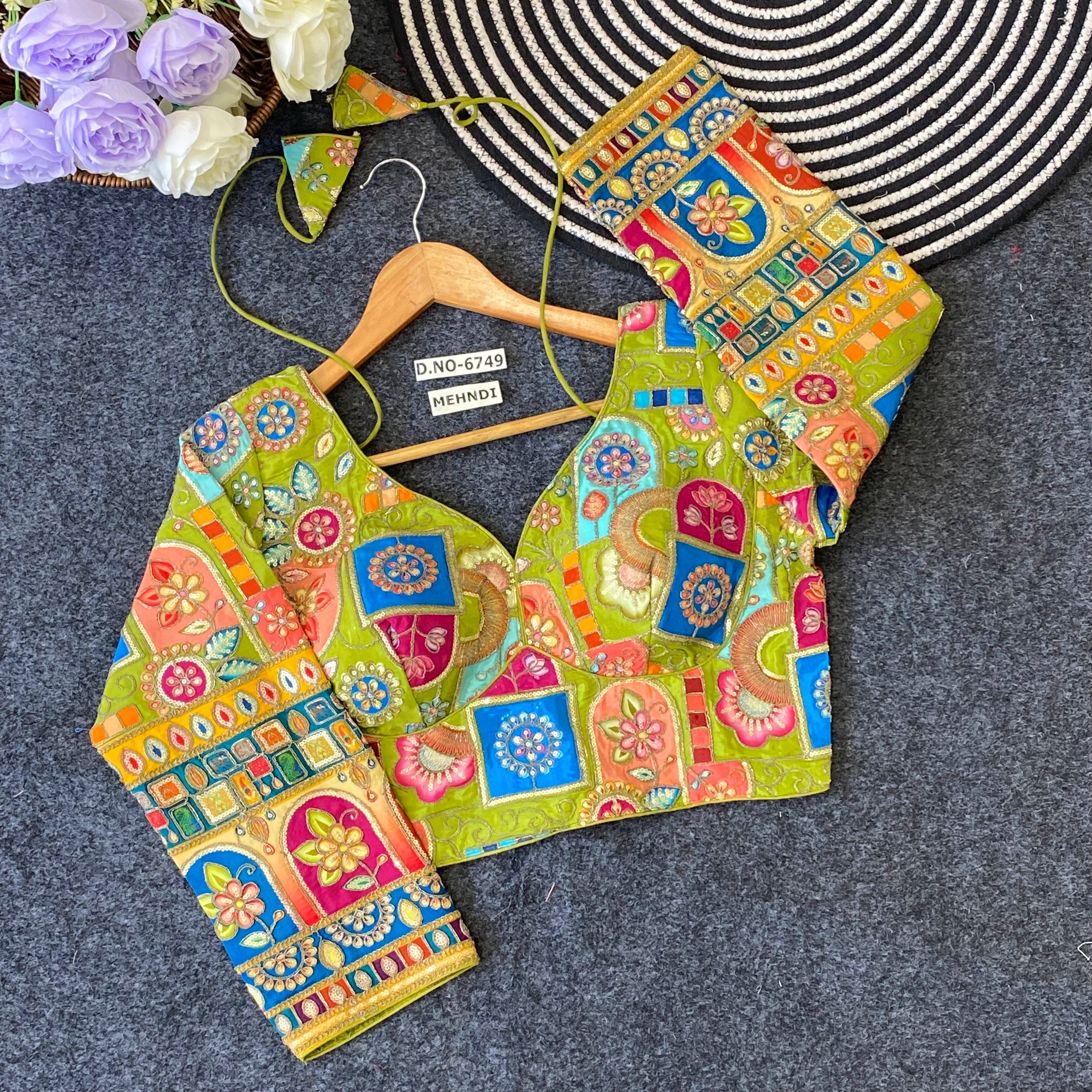 Sweetheart Neck Sabyasachi Pattern Blouse - Des- 6749 – Yellow – view 4