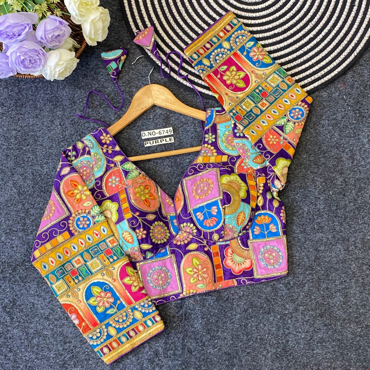 Sweetheart Neck Sabyasachi Pattern Blouse - Des- 6749 – Orange – view 5