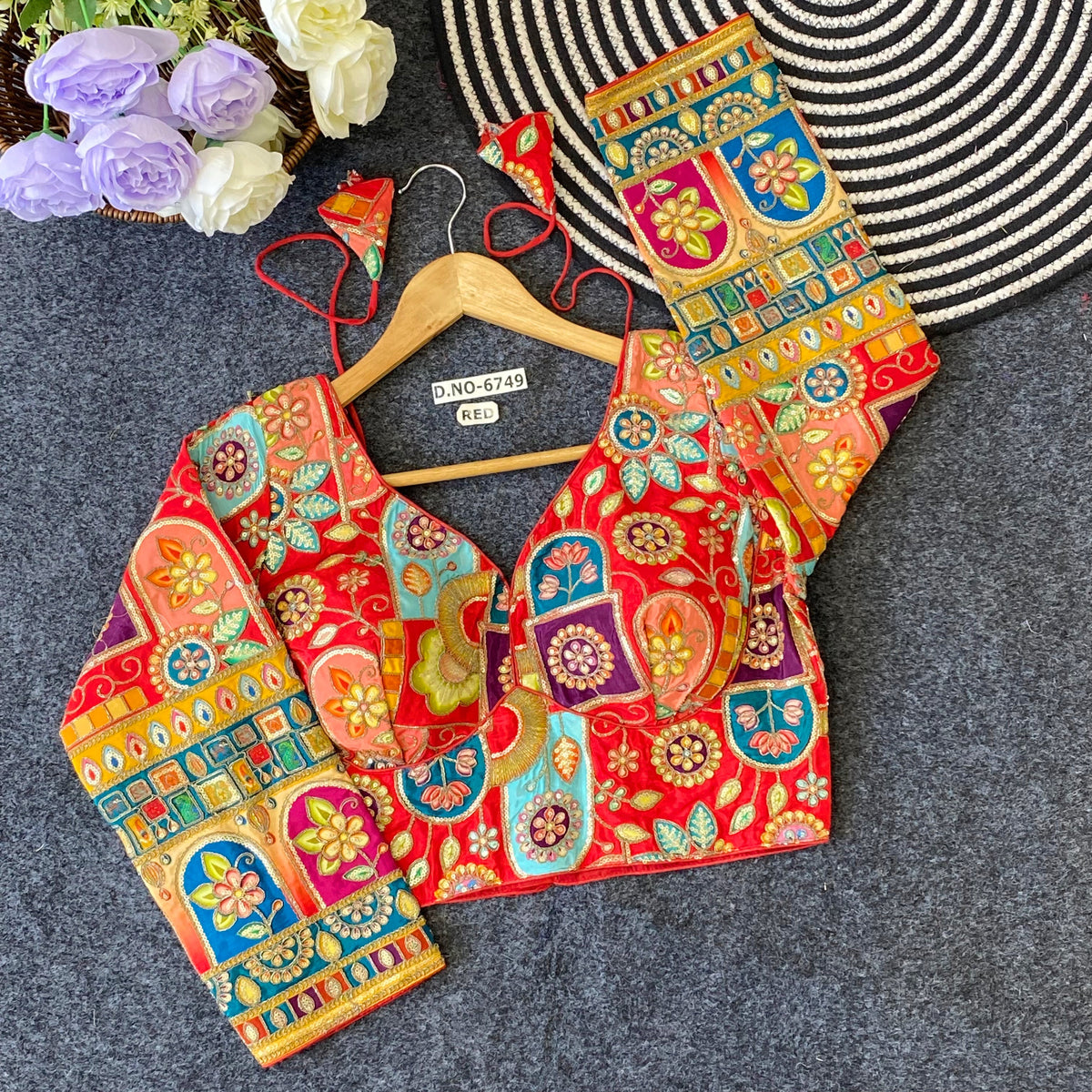 Sweetheart Neck Sabyasachi Pattern Blouse - Des- 6749 – Firoji – view 1