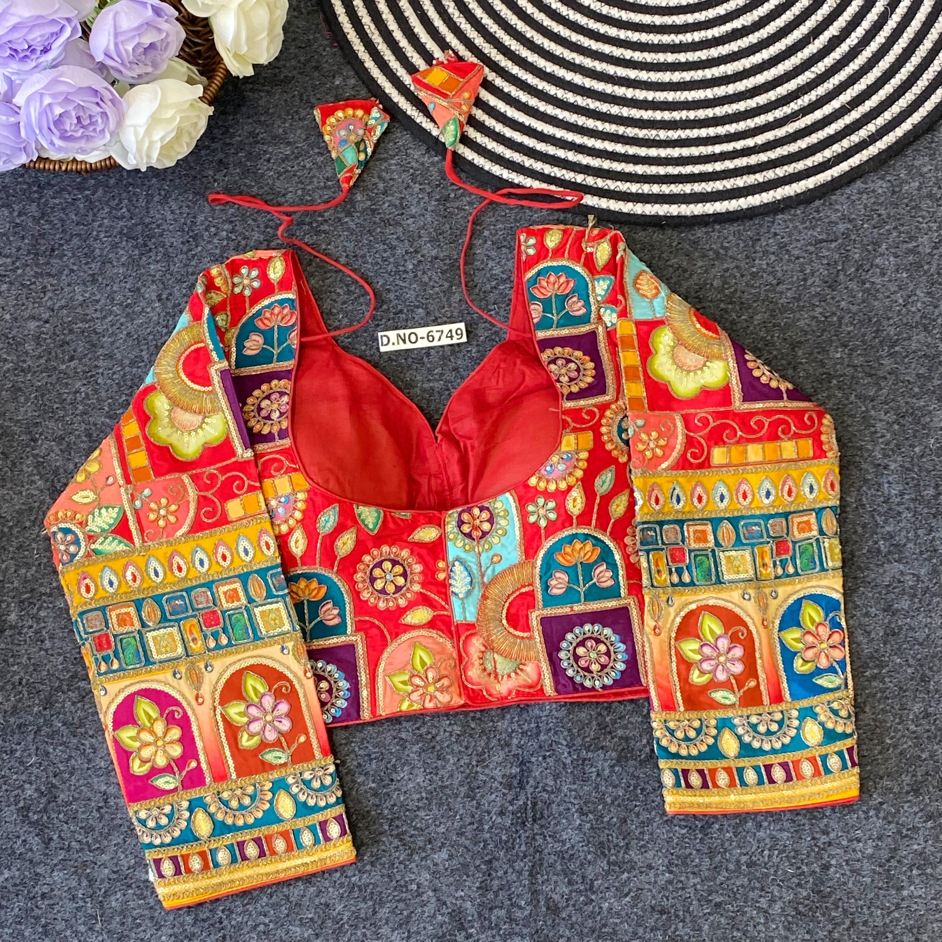 Sweetheart Neck Sabyasachi Pattern Blouse - Des- 6749 – Mehndi – view 2