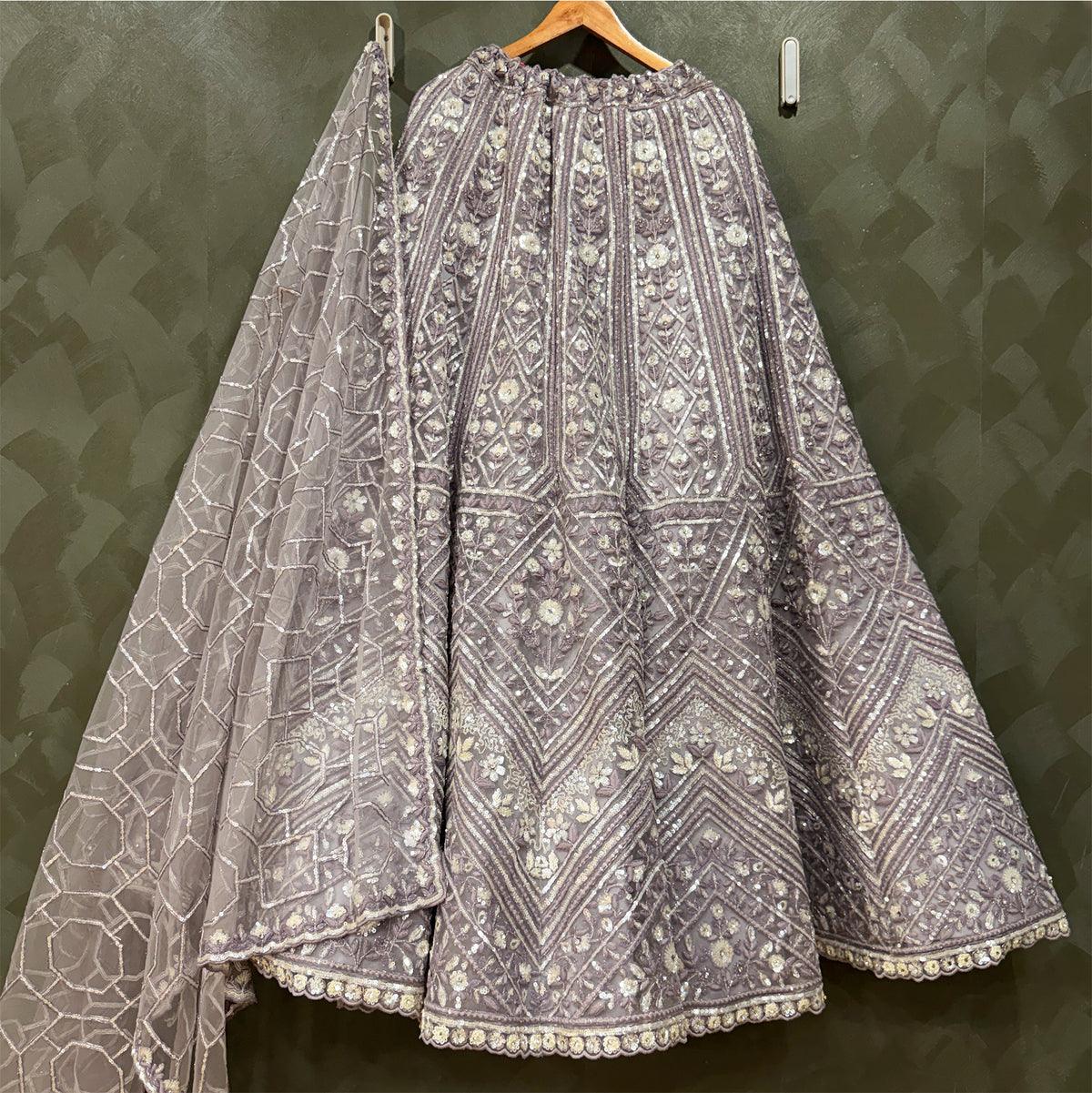 The Rajputana Darbar Edit: White Heritage Lehenga Ensemble – Lavender – view 1