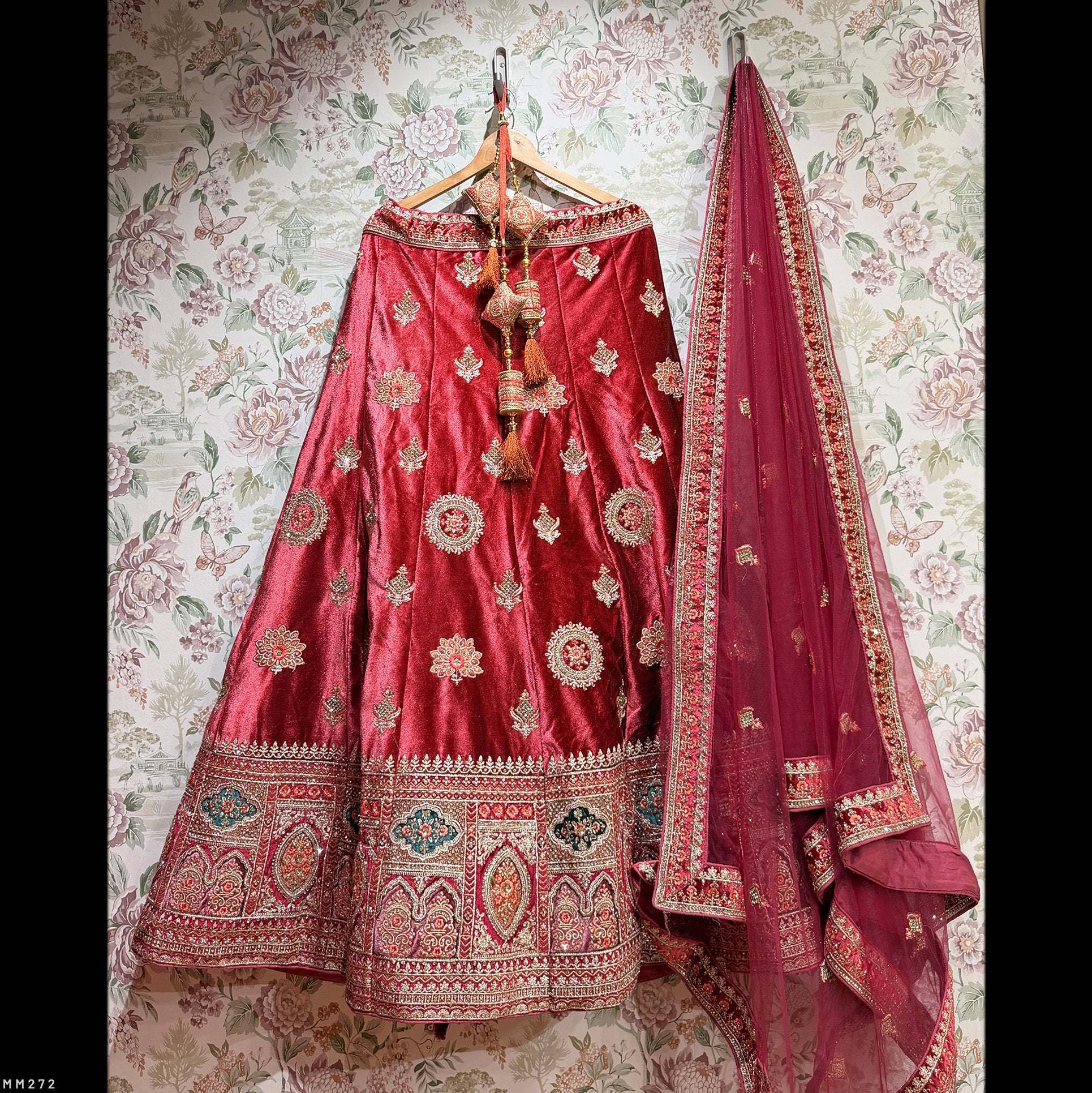 The Kashi Trousseau Darbar: Green Heritage Lehenga Ensemble IV – Green – view 3