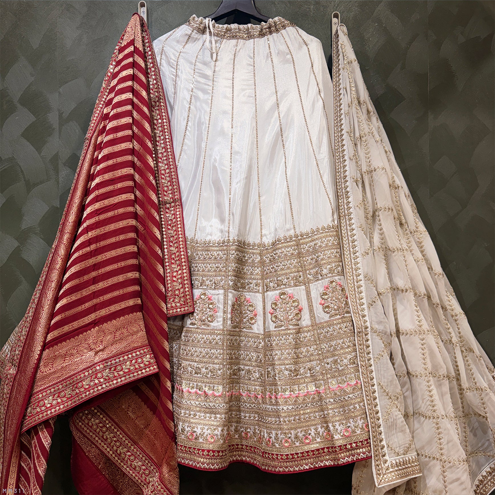 The Rajputana Darbar Edit: White Heritage Lehenga Ensemble I – Off White – view 1