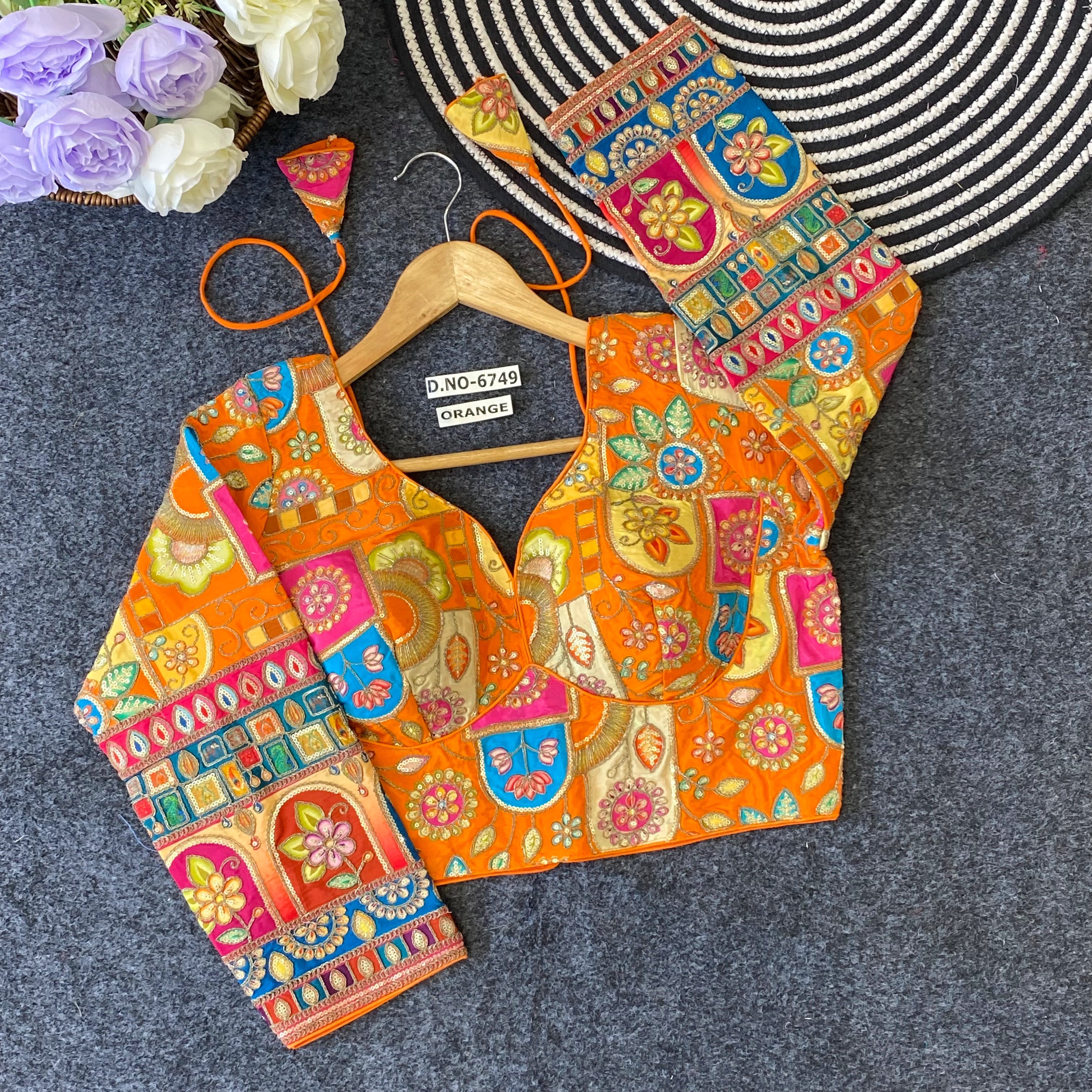 Sweetheart Neck Sabyasachi Pattern Blouse - Des- 6749 – Firoji – view 7