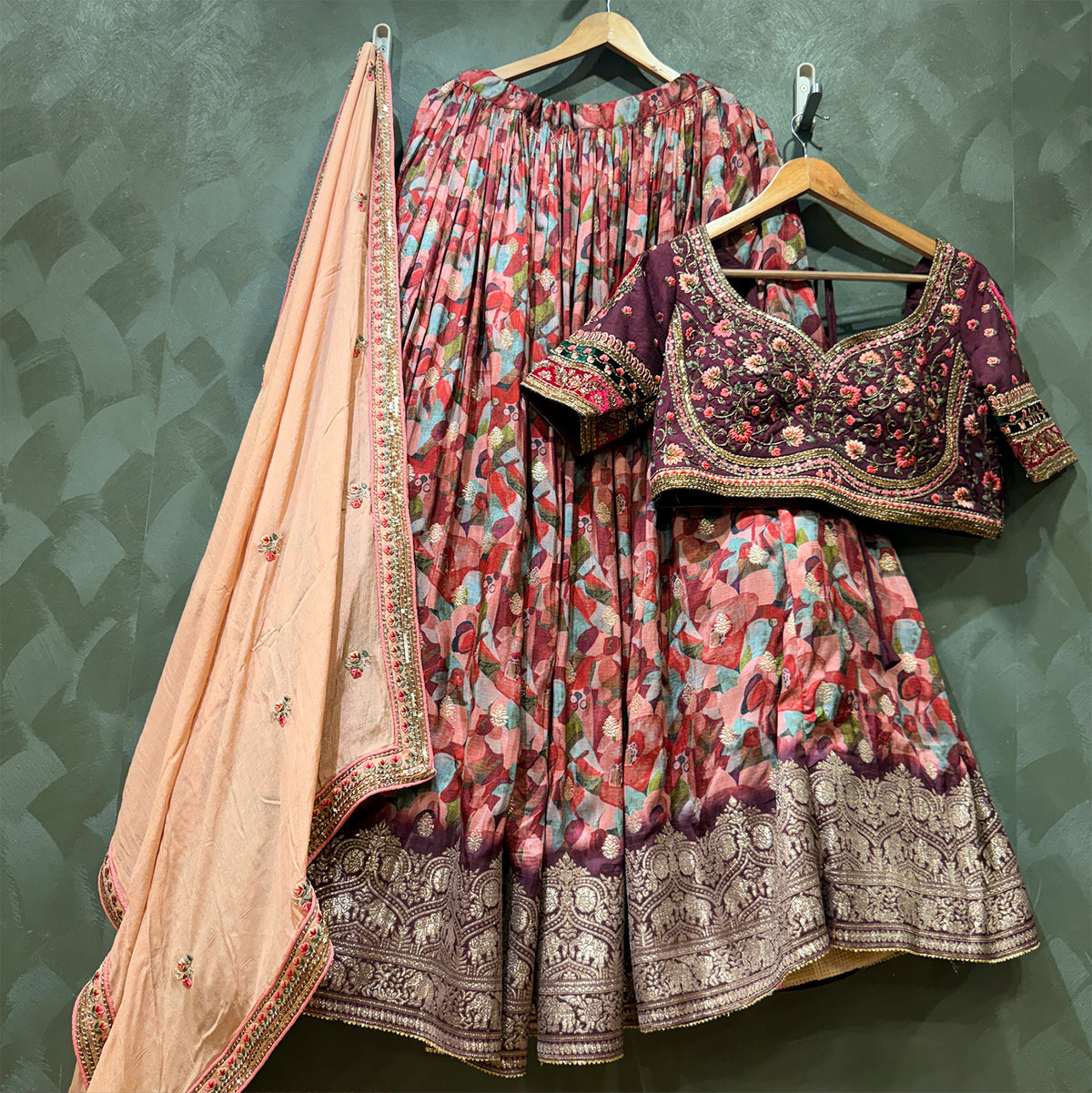 The Jharokha Heirloom Darbar: Pink Heritage Lehenga Ensemble IV – Pink – view 6