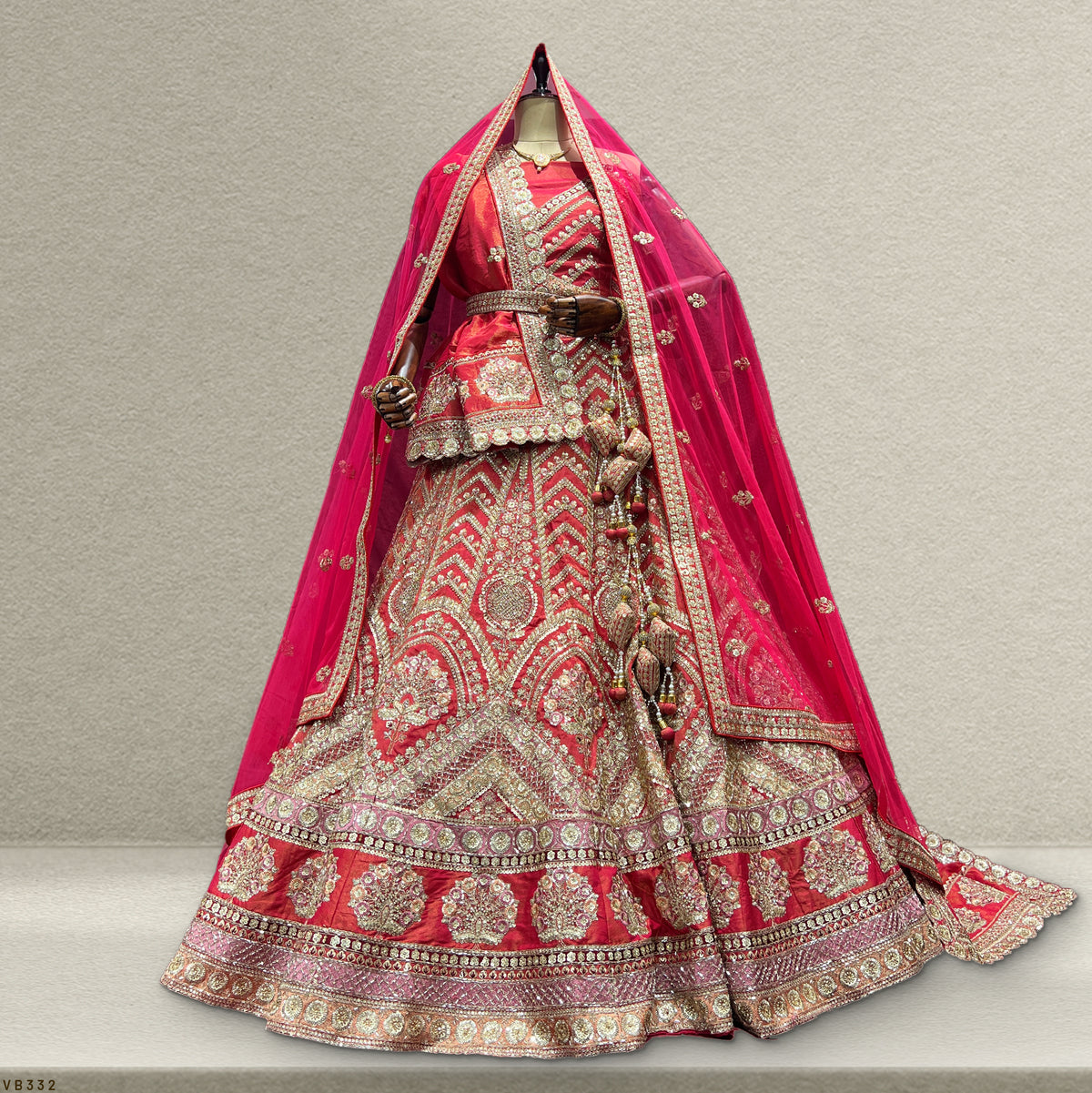 The Jharokha Heirloom Darbar: White Heritage Lehenga Ensemble III – Off White – view 2